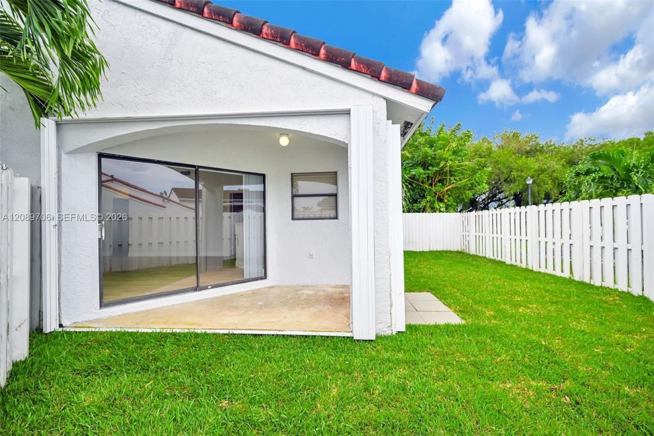 2414 San Remo Cir, Homestead, FL 33035 Photo
