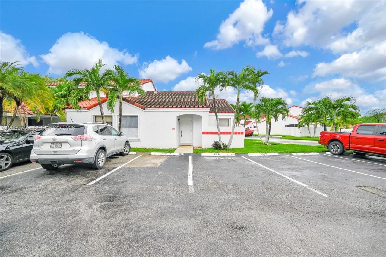 2414 San Remo Cir, Homestead, FL 33035 Photo