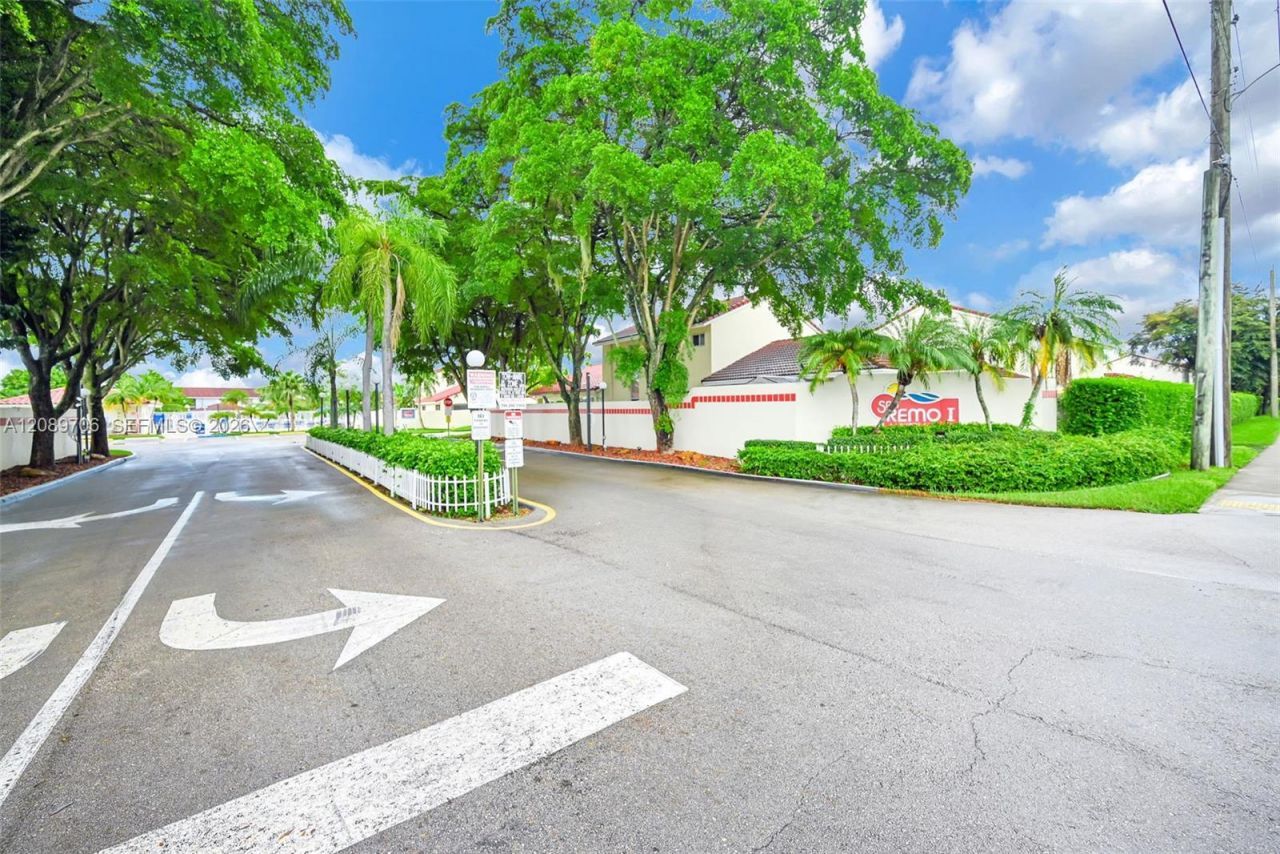 2414 San Remo Cir, Homestead, FL 33035 Photo