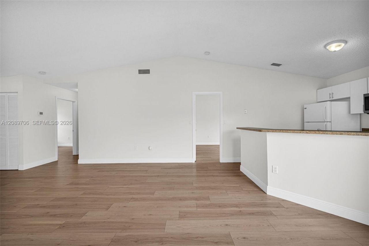 2414 San Remo Cir, Homestead, FL 33035 Photo
