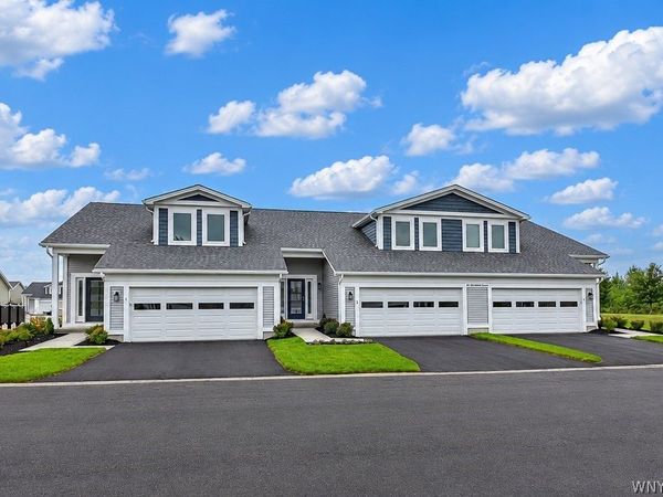 20 Cloverleaf Court, Unit 1, Depew, NY 14043