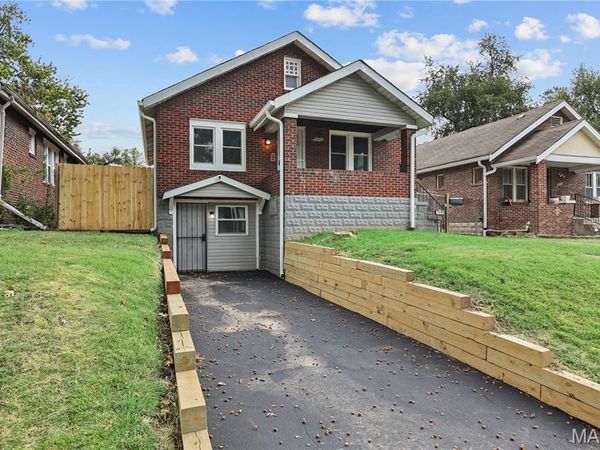 7095 Lexington Avenue , Velda City, MO 63121