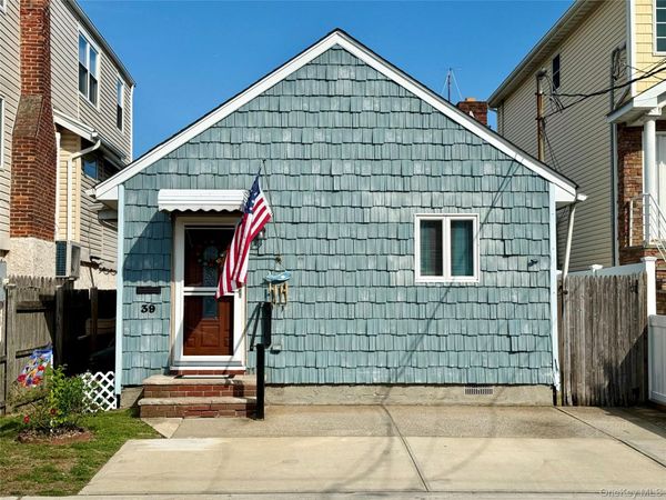 39 West Boulevard , East Rockaway, NY 11518