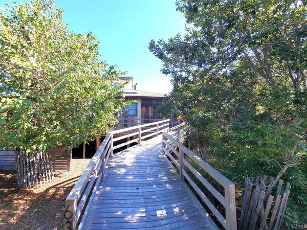 63 Holly Walk , Bay Shore, NY 11706