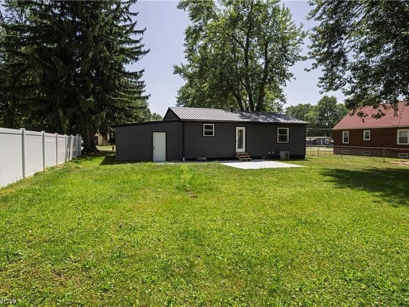 519 W Fike Avenue , Orrville, OH 44667 Photo 3
