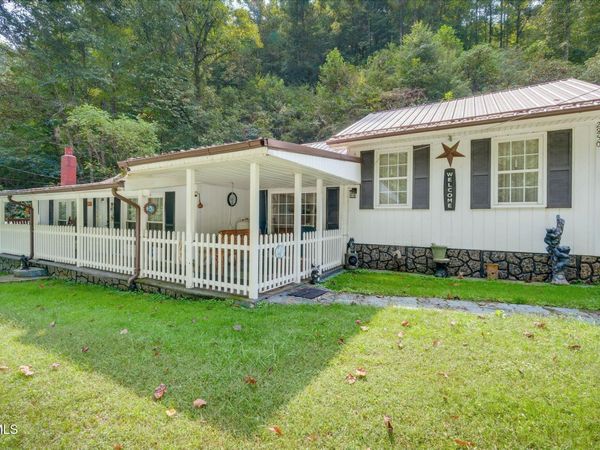 2850 Ely Pucketts Creek Road, Pennington Gap, VA 24277