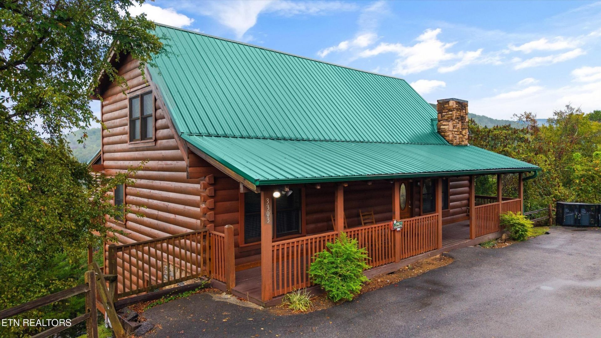 3303 Kestrel Way, Pigeon Forge, TN 37863 Main Photo