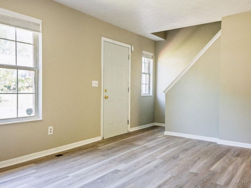 939 Venetian Terrace, Cincinnati, OH 45224 Photo 4