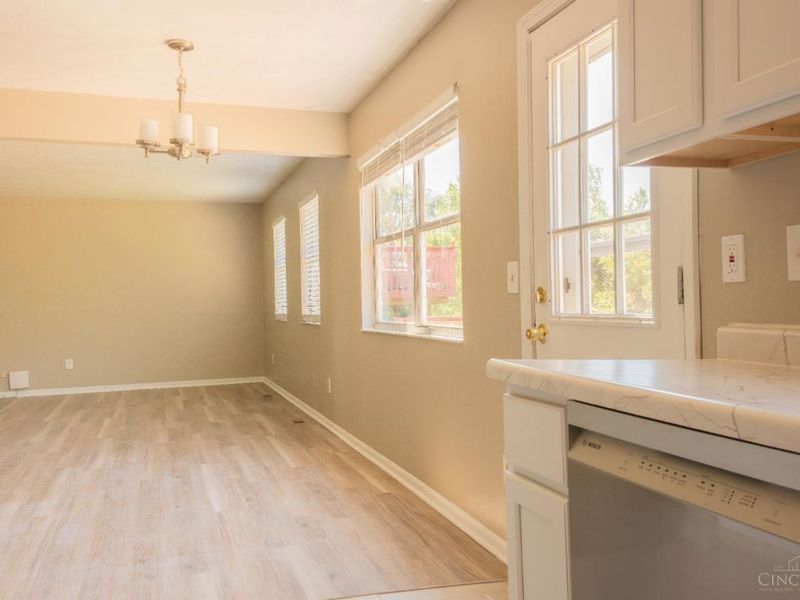 939 Venetian Terrace, Cincinnati, OH 45224 Photo 7