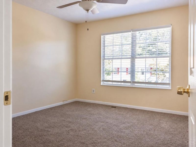 939 Venetian Terrace, Cincinnati, OH 45224 Photo 9