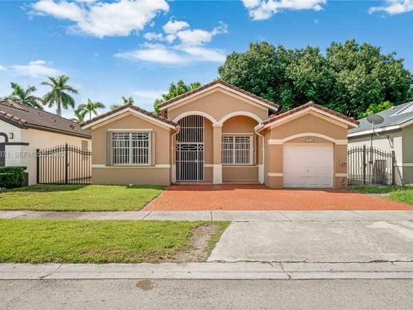 15470 SW 41st Ter , Miami, FL 33185
