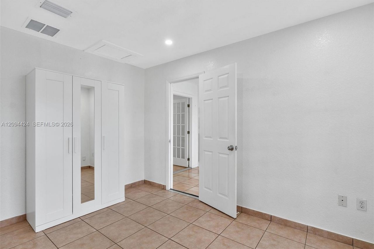 10124 NW 127th Ter, Hialeah Gardens, FL 33018 Photo