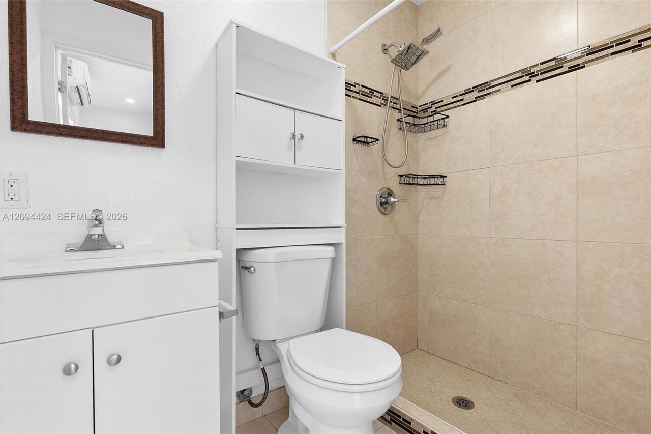 10124 NW 127th Ter, Hialeah Gardens, FL 33018 Photo