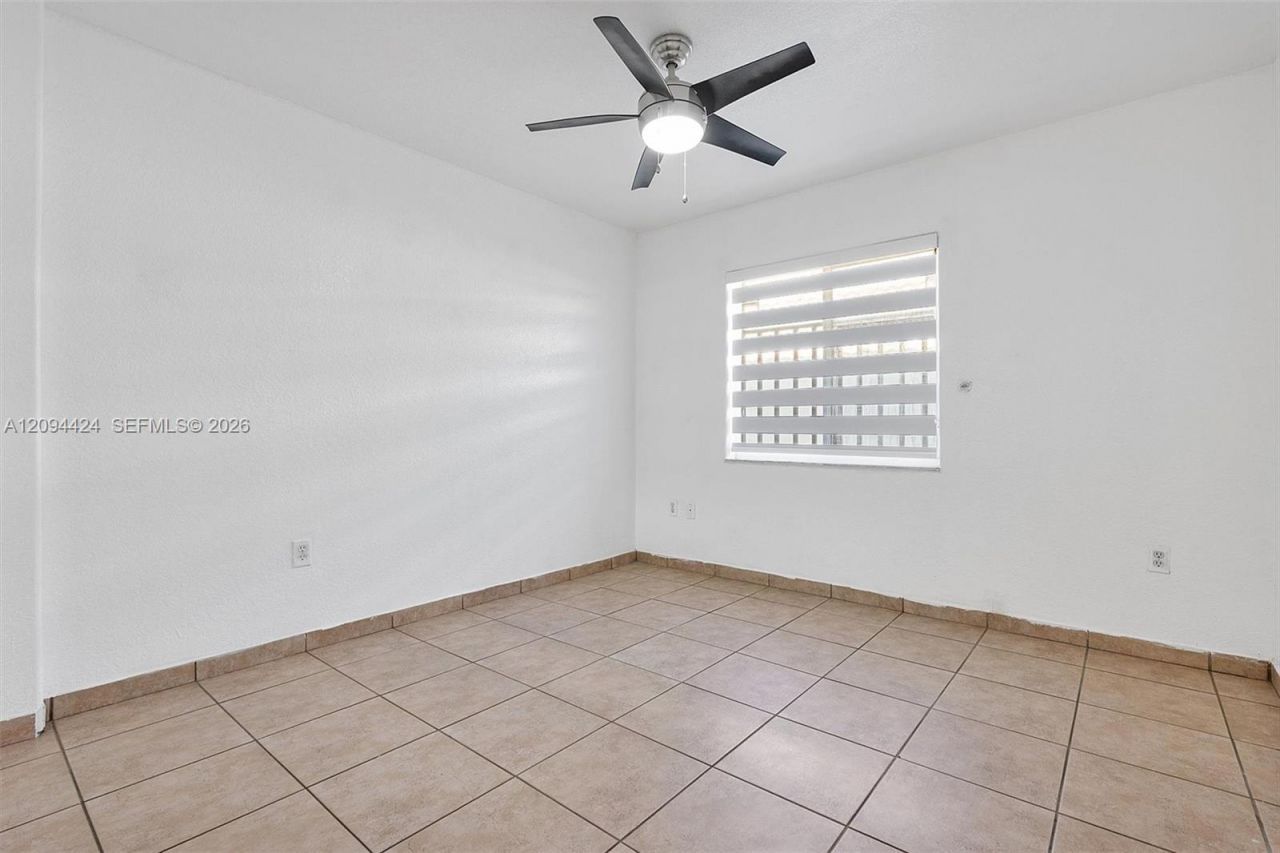 10124 NW 127th Ter, Hialeah Gardens, FL 33018 Photo