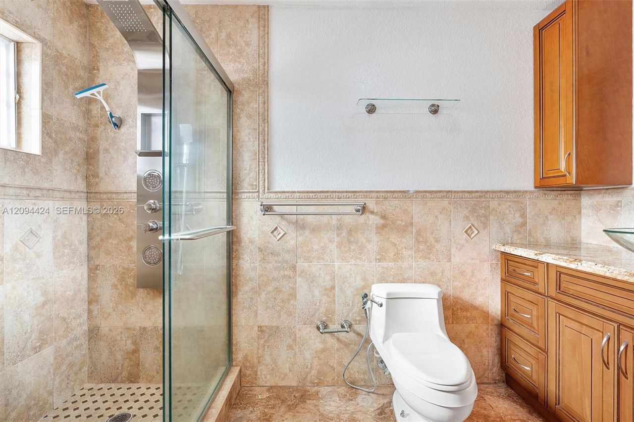 10124 NW 127th Ter, Hialeah Gardens, FL 33018 Photo