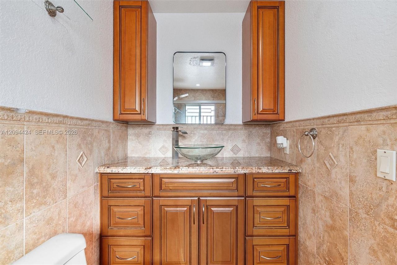 10124 NW 127th Ter, Hialeah Gardens, FL 33018 Photo
