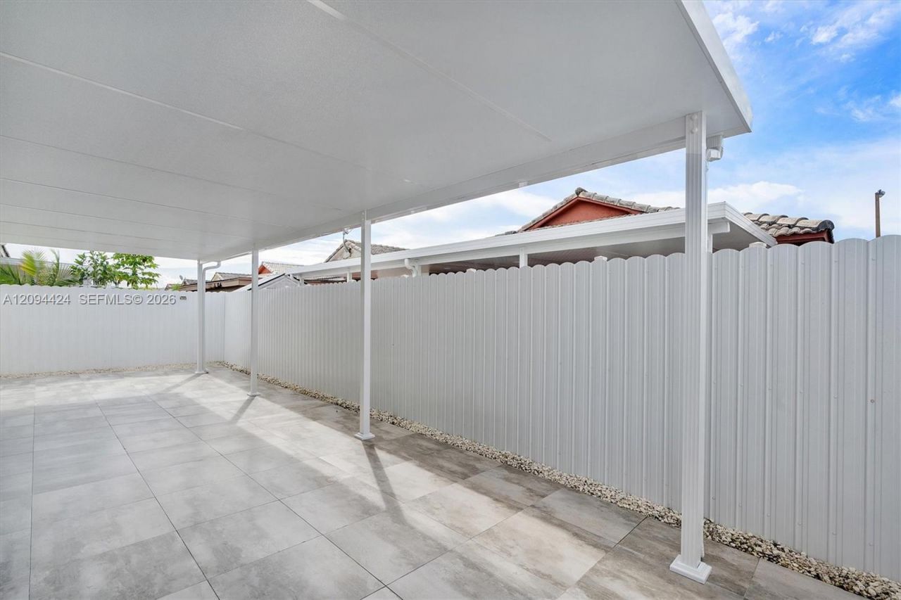10124 NW 127th Ter, Hialeah Gardens, FL 33018 Photo