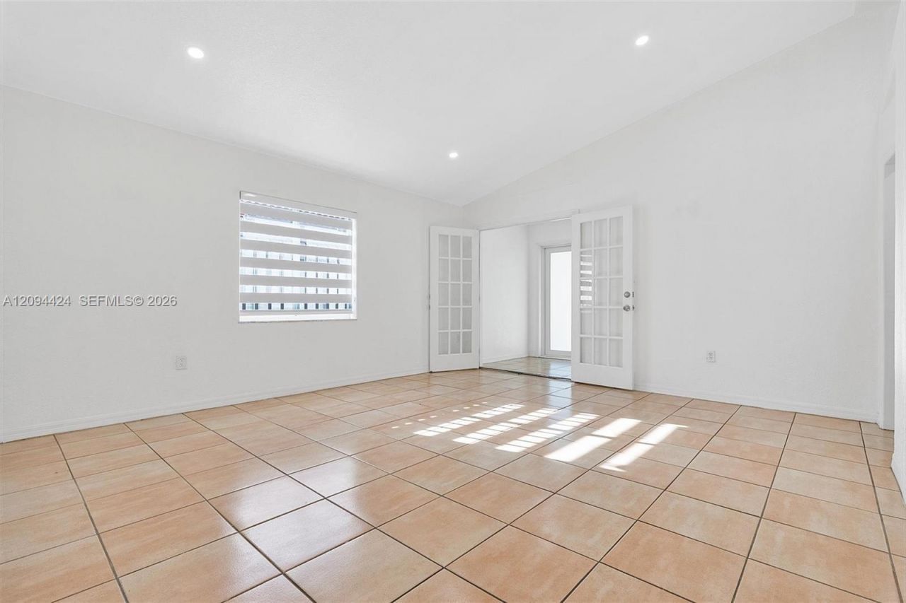 10124 NW 127th Ter, Hialeah Gardens, FL 33018 Photo
