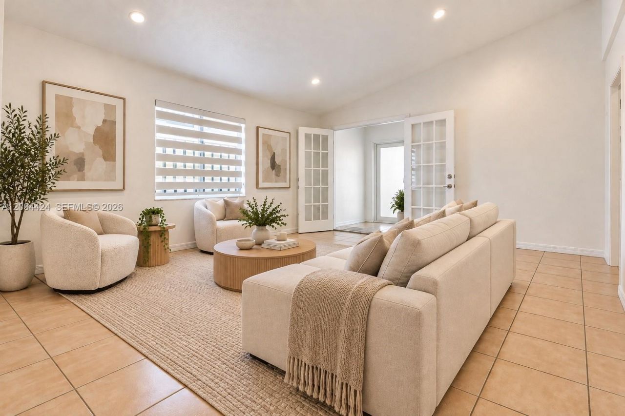 10124 NW 127th Ter, Hialeah Gardens, FL 33018 Photo