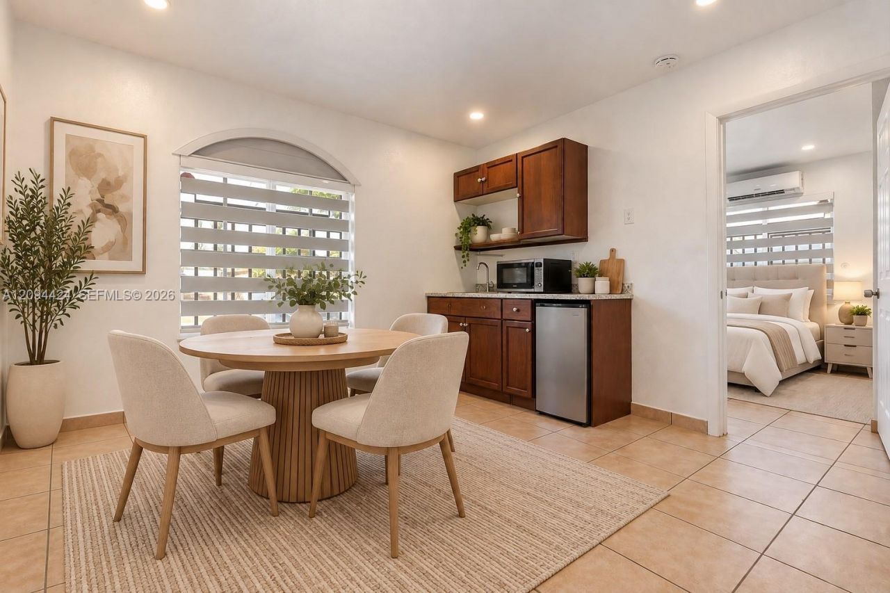 10124 NW 127th Ter, Hialeah Gardens, FL 33018 Photo