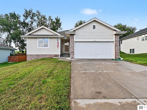 15613 Timberlane Drive, Omaha, NE 68136