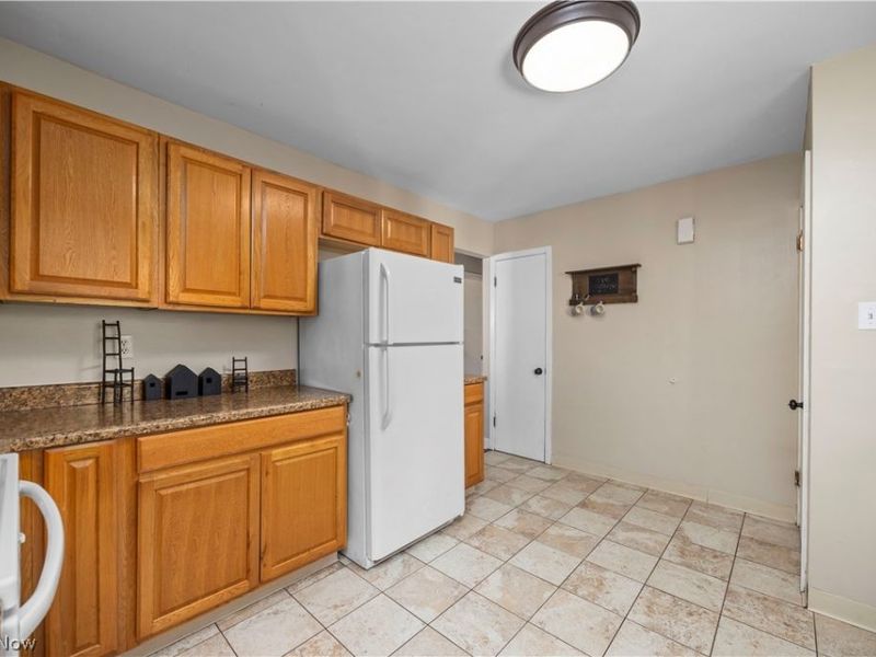 6860 Murray Ridge Road , Elyria, OH 44035 Photo 15