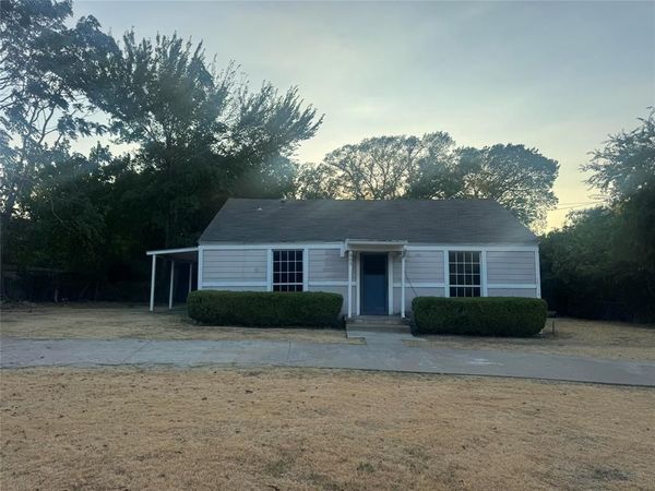 803 N Joe Wilson Road, Cedar Hill, TX 75104