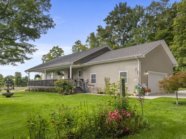 7686 Indian Hill Road, Honor, MI 49640