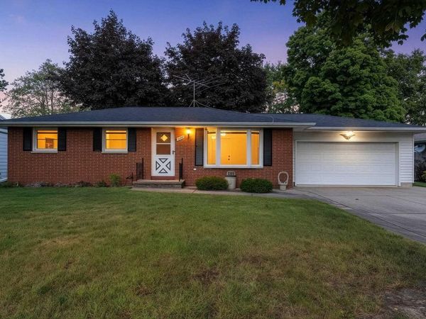 1030 DOWNER STREET, Green Bay, WI 54304