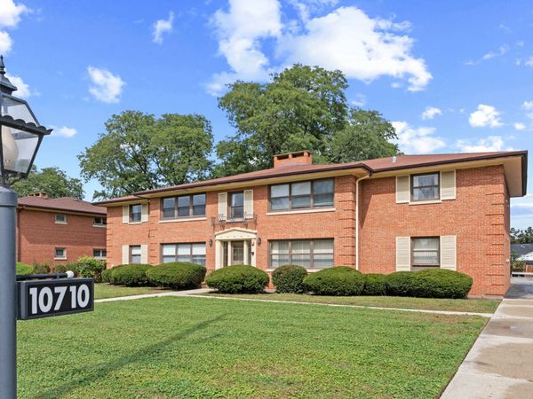 10710 W Cermak Road , Unit 2W, Westchester, IL 60154
