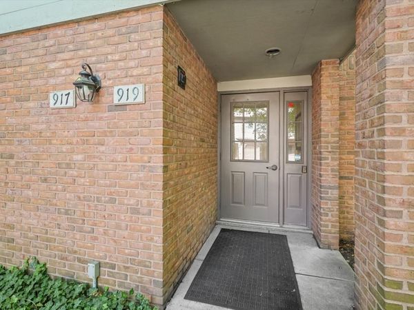 917 A CHESHIRE Drive, Unit A, Champaign, IL 61821