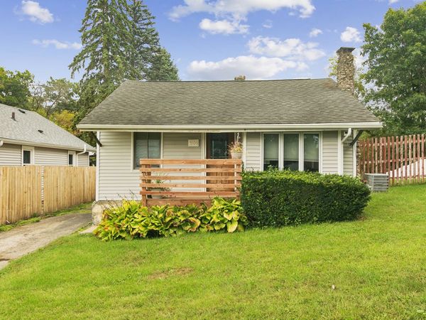 5506 E Lake Shore Drive , Wonder Lake, IL 60097