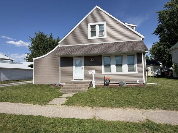 1511 4th Street , Fulton, IL 61252
