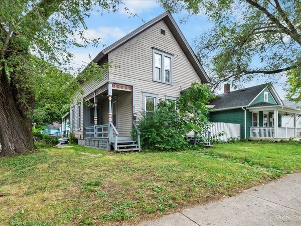 679 Villa Street , Elgin, IL 60120