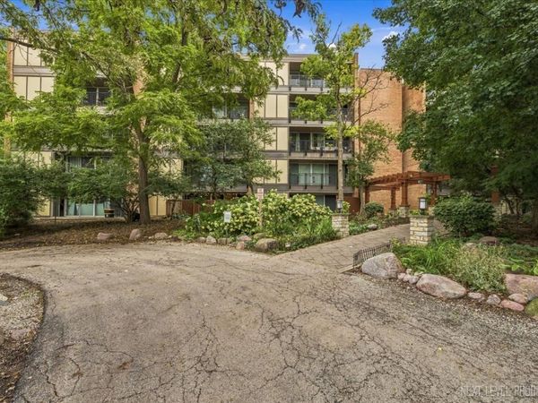 5900 Oakwood Drive , Unit 1J, Lisle, IL 60532