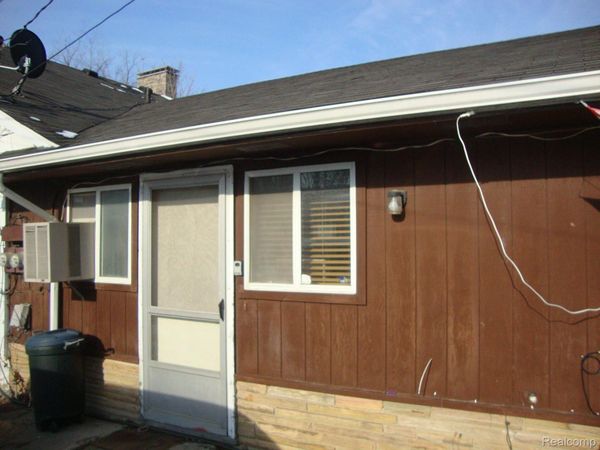 765 E WALLED LAKE Unit B , Walled Lake, Mi 48390