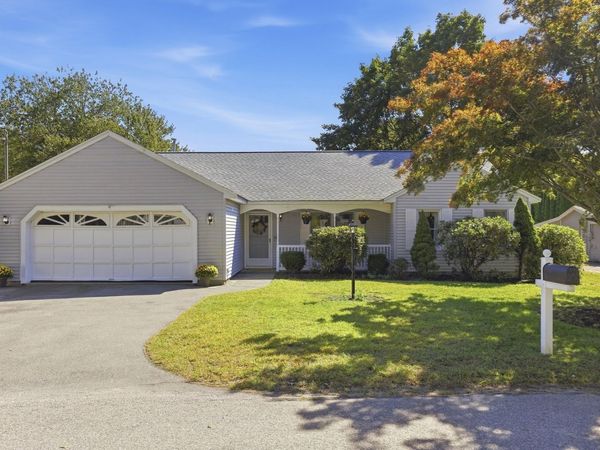20 Elm St, Dracut, MA 01826