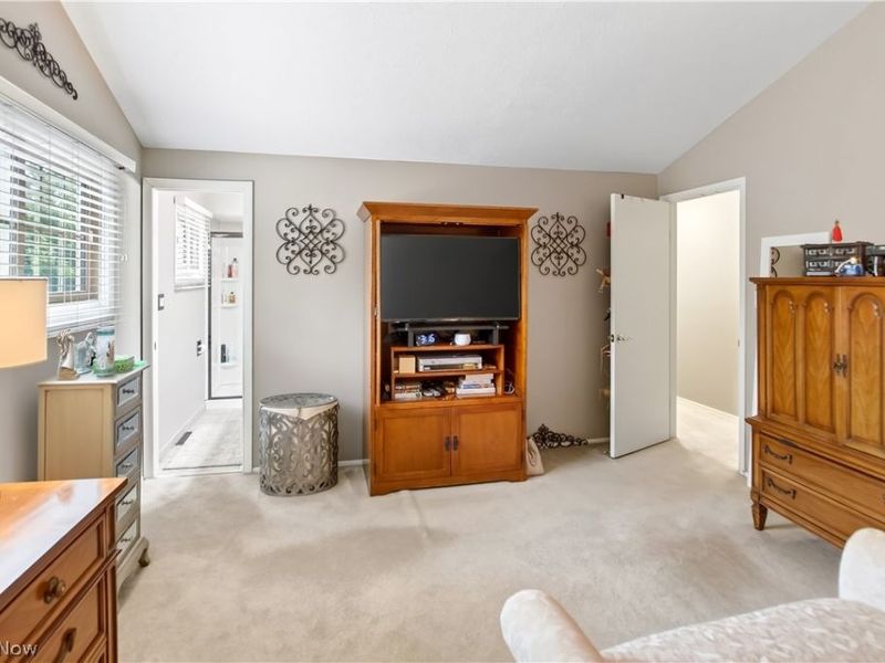7820 Klein Drive, Middleburg Heights, OH 44130 Photo 18