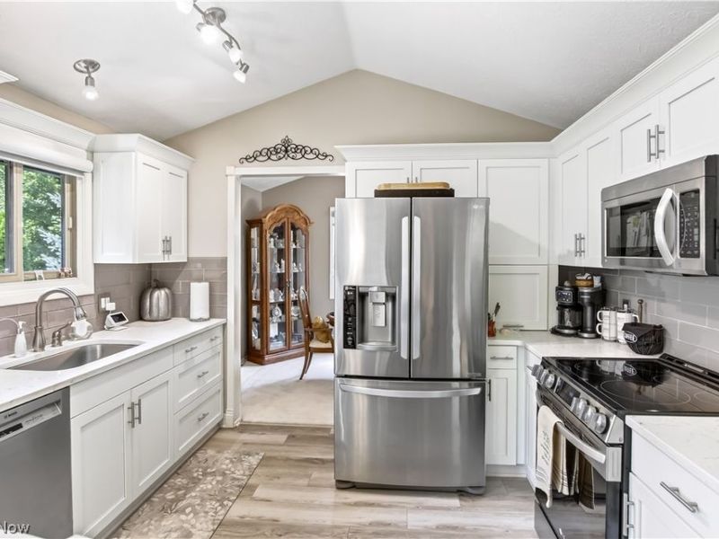 7820 Klein Drive, Middleburg Heights, OH 44130 Photo 9