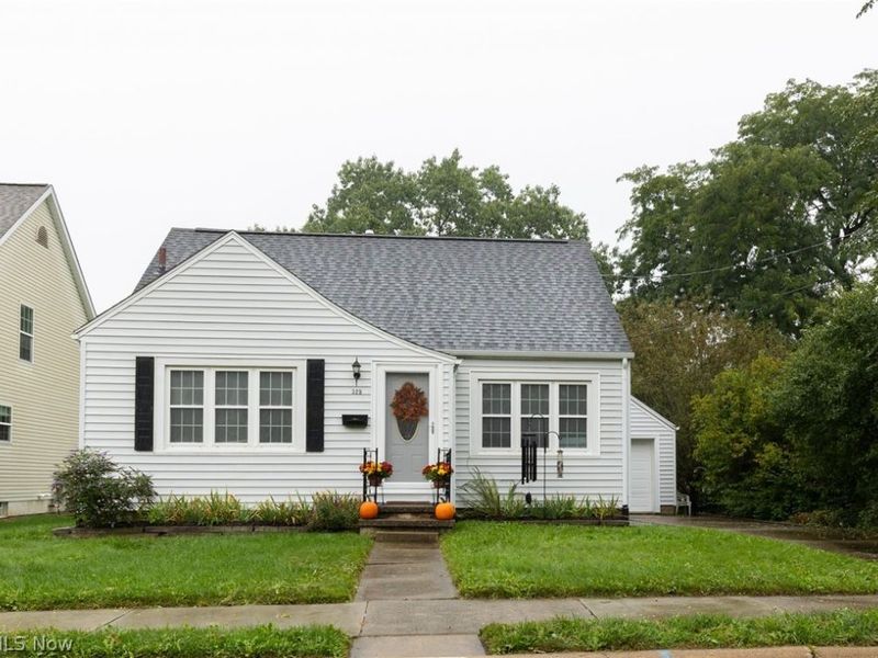 325 Harmon Street SW, North Canton, OH 44720 Photo 2