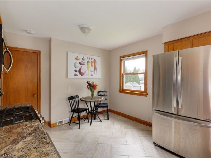 325 Harmon Street SW, North Canton, OH 44720 Photo 8