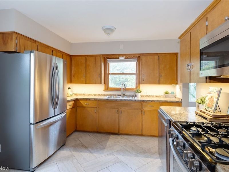 325 Harmon Street SW, North Canton, OH 44720 Photo 9