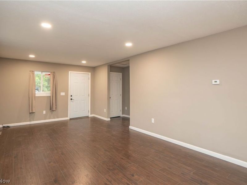318 Elmport Avenue NE, Canton, OH 44704 Photo 6
