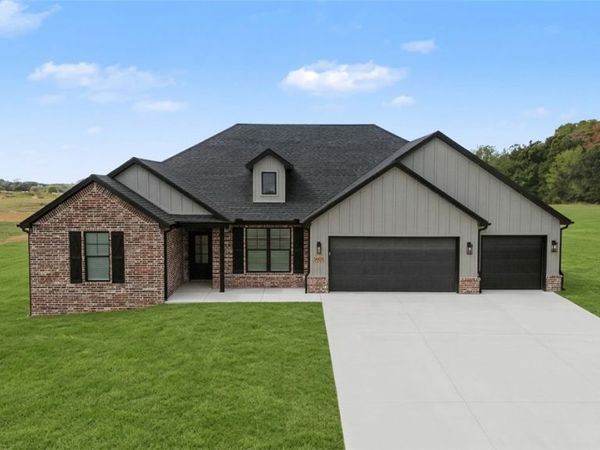 5321 S Pleasant Valley Road , Gentry, AR 72734