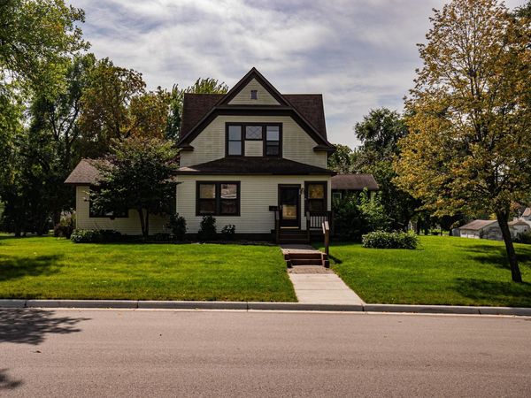 301 E Depue Avenue, Olivia, MN 56277