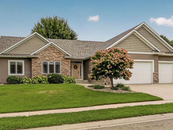 5048 Scenic View Drive SW, Rochester, MN 55902