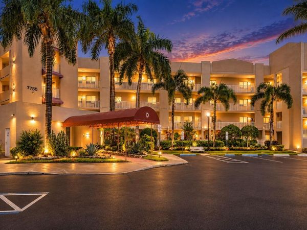 7755 Yardley Drive, Unit 410, Tamarac, FL 33321