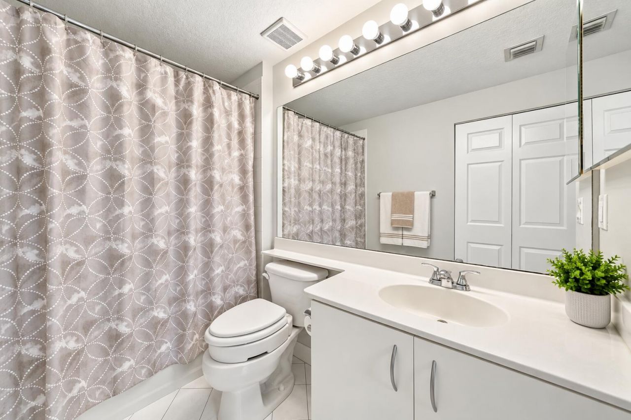 7755 Yardley Drive, Unit 410, Tamarac, FL 33321 Photo