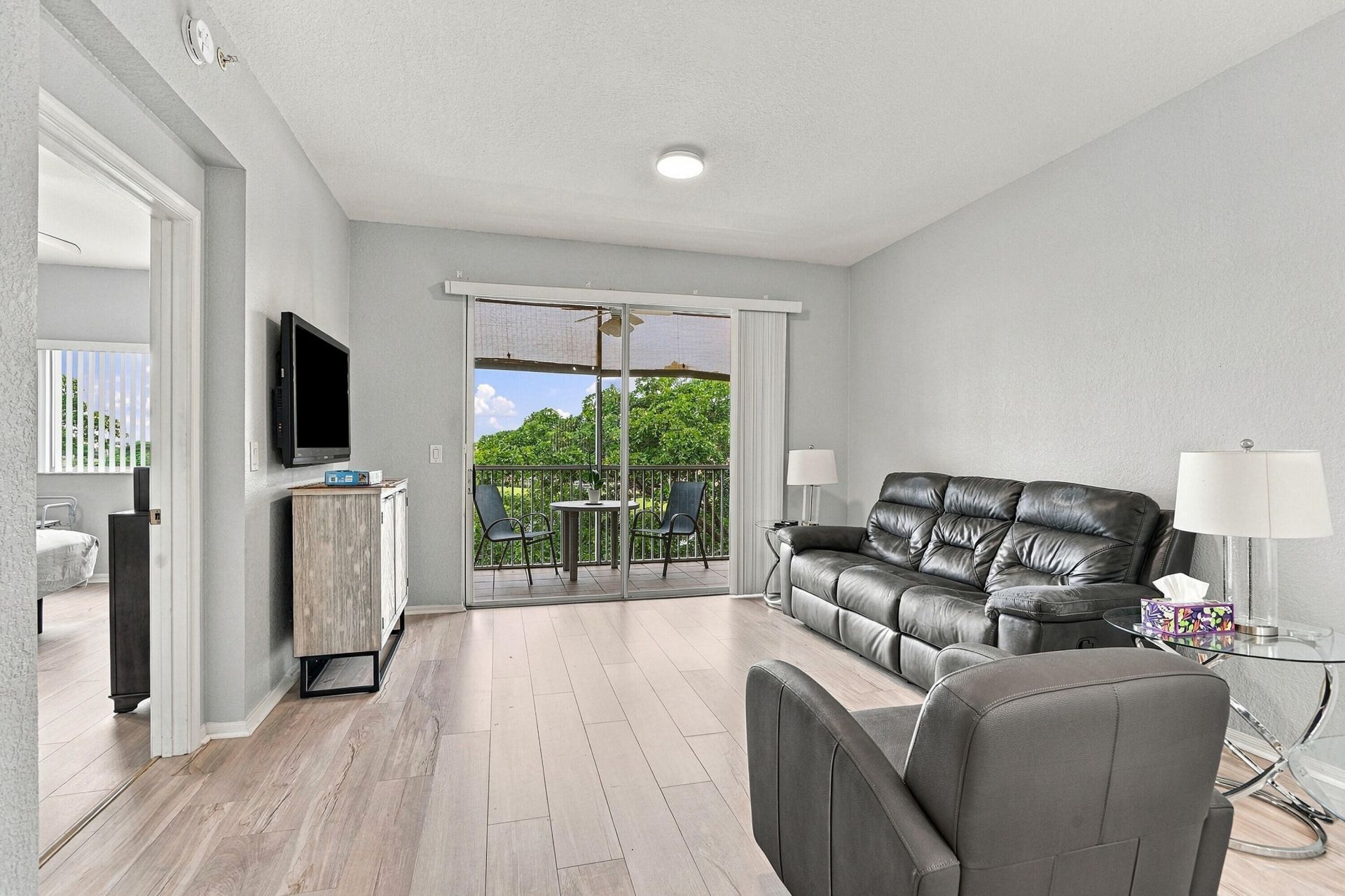 7755 Yardley Drive, Unit 410, Tamarac, FL 33321 Photo