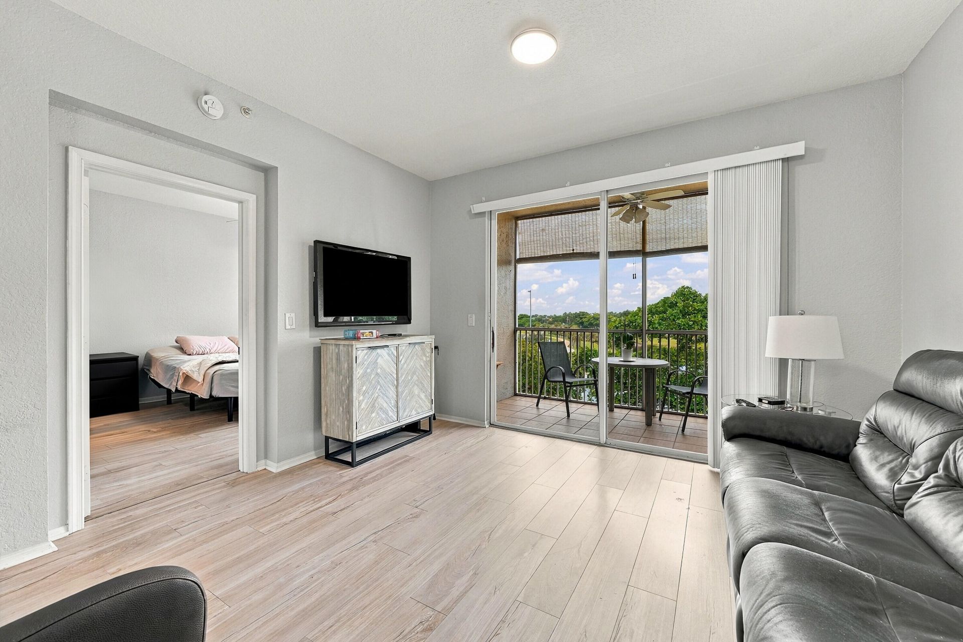 7755 Yardley Drive, Unit 410, Tamarac, FL 33321 Photo